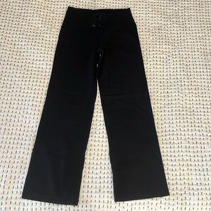 Lululemon wideleg stretchy sweatpant, size 6